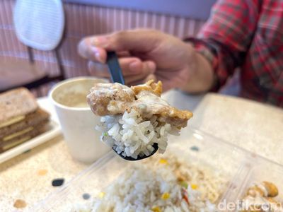Nyam! Nikmatnya Laksa Singapura dan Es Teh Tarik Segar di Chillax