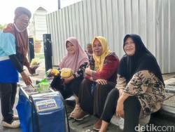 Suasana di Depan Masjid Kauman Semarang Usai Hoax Pengobatan Ida Dayak