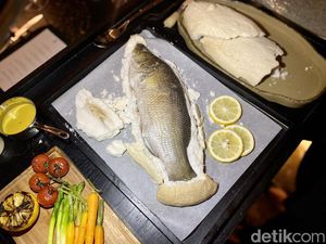 Terbaru! Menikmati Oyster hingga Sea Bass Salt Baked Dalam Suasana Intim