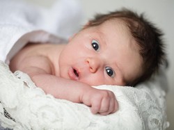 7 Tradisi Masyarakat Jawa Sambut Kelahiran Bayi