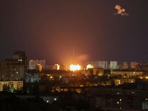 Rusia Lancarkan Serangan Besar-besaran ke Ukraina Rusia Lancarkan Serangan Besar-besaran ke Ukraina