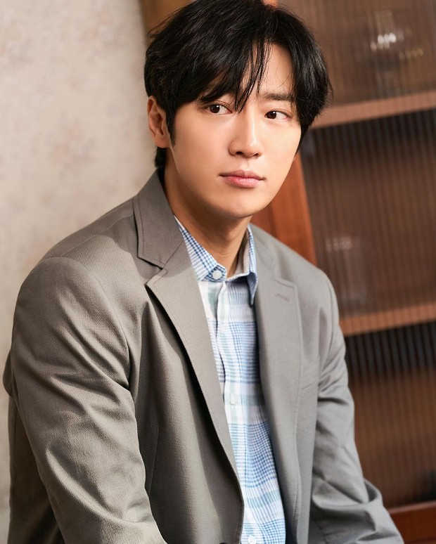 Lee Sang Yeob berulang tahun pada bulan Mei