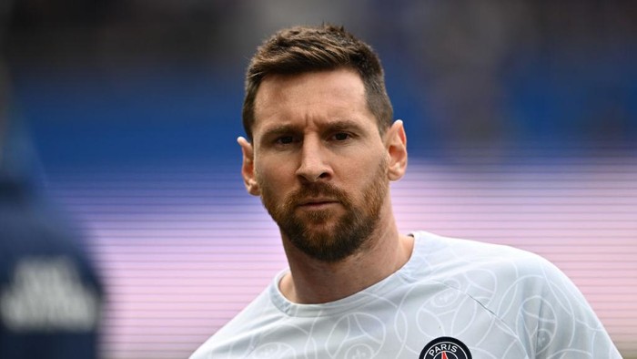 PARIS, FRANCE - APRIL 30: Lionel Messi of PSG during the Ligue 1 match between Paris Saint-Germain and FC Lorient at Parc des Princes on April 30, 2023 in Paris, France. (Photo by Sebastian Frej/MB Media/Getty Images)