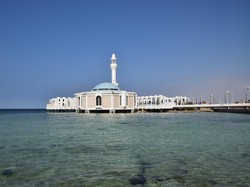 Masjid Ar-Rahmah Jeddah, Terapung di Tepian Laut Merah