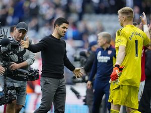 Ramsdale, Raya, dan Seaman yang Bertanya-tanya