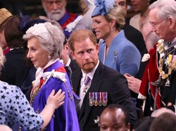 Momen Pangeran Harry Beri Tatapan Membunuh ke Pangeran William