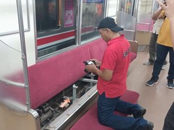 Pelempar Batu ke KRL di Stasiun Tanjung Barat Dicari Polisi