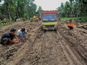Potret Jalan Rusak di Jambi, Lebih Parah dari Lampung?