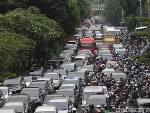 Potret Kemacetan di Jalan KH Abdullah Syafei Tebet