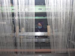 Mengintip Pembuatan Kain Ihram yang Meningkat Jelang Musim Haji