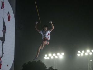 Kalahkan Atlet China, Raharjati Nursamsa Juara Dunia Panjat Tebing 2023 Kalahkan Atlet China, Raharjati Nursamsa Juara Dunia Panjat Tebing 2023
