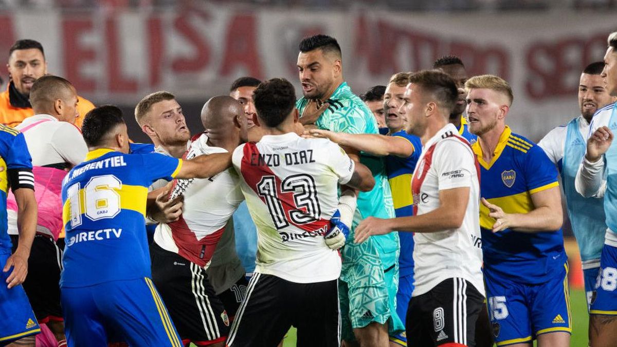 River Plate Vs Boca Juniors Ricuh, Wasit Keluarkan 7 Kartu Merah