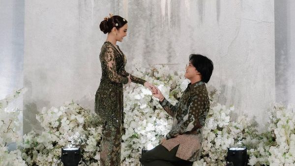 7 Momen Bahagia Lamaran Rizky Febian dan Mahalini