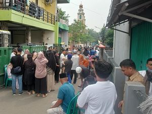 Pelayat Datangi Rumah Salah Satu Korban Tewas Bus Masuk Jurang di Guci