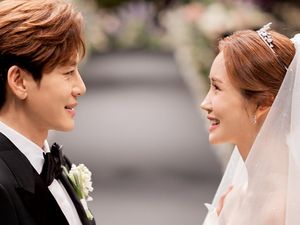 Gorgeous! Kemesraan SE7EN dan Lee Da Hae di Hari Pernikahan