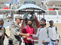 Disdukcapil Denpasar Sidak Puluhan Penumpang di Pelabuhan Benoa