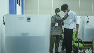 Suasana UTBK di UNJ, Gunakan Metal Detektor untuk Cegah Kecurangan