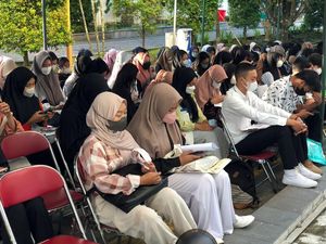 Lika-liku Perjuangan Peserta UTBK 2023 di UNY: Gap Year hingga Berangkat Pagi Buta Lika-liku Perjuangan Peserta UTBK 2023 di UNY: Gap Year hingga Berangkat Pagi Buta