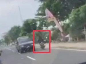 Ugal-ugalan! Biker Cewek Lawan Arus Jalan Zig-Zag di Jalur Ponorogo-Pacitan Ugal-ugalan! Biker Cewek Lawan Arus Jalan Zig-Zag di Jalur Ponorogo-Pacitan