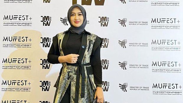 6 Potret Terbaru Indriani Hadi Eks Istri Sahrul Gunawan