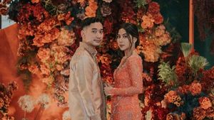 8 Foto Lamaran Adinda Thomas & Raka Akmal, Kehadiran Vidi Aldiano Curi Atensi