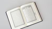 Al-Mulk Ayat 1: Allah SWT yang Menguasai Segala Kerajaan Langit dan Bumi