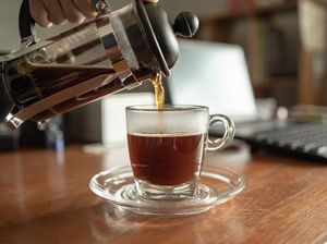 Apakah Aman Menyeduh Kopi Pakai Air Mentah? Ini Penjelasannya Apakah Aman Menyeduh Kopi Pakai Air Mentah? Ini Penjelasannya