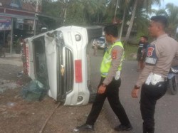 Ambulans Bawa Pasien Tabrak Tiang di Muratara, Nenek 109 Tahun Tewas