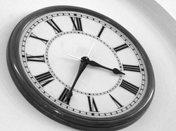 Apakah Benar Waktu Terasa Cepat Termasuk Tanda Kiamat?