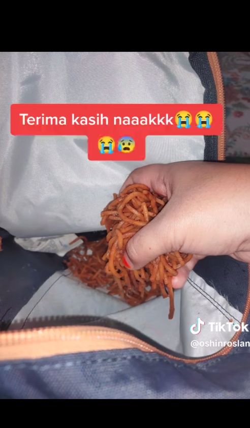 Demi Bawakan Makanan Untuk Ibunya, Bocah Ini Lakukan Hal Tak Terduga