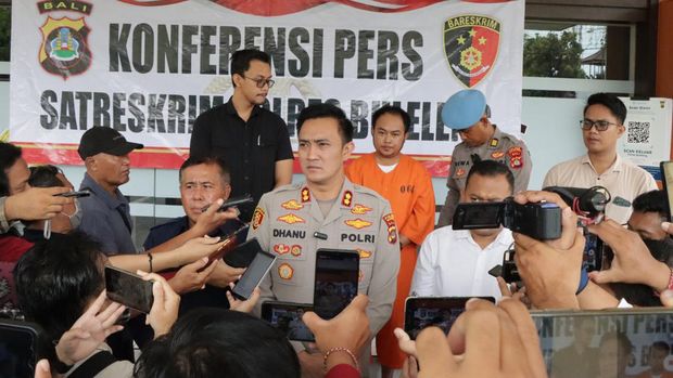 Dosen berinisial PPA (33) telah ditetapkan tersangka oleh kepolisian Polres Buleleng, Bali, karena melakukan pelecehan seksual terhadap mahasiswisnya sendiri beinisial RD (22).