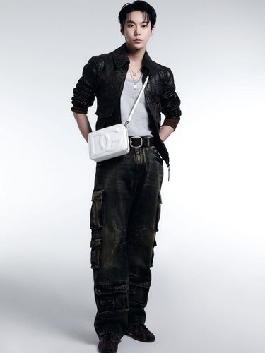 Doyoung NCT sebagai brand ambassador Dolce & Gabbana