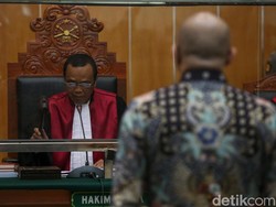 Irjen Teddy Minahasa Lolos Hukuman Mati, Divonis Penjara Seumur Hidup