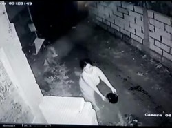 Emak-emak di Sidoarjo Siram Air Kencing ke Rumah Tetangga Sejak 2017