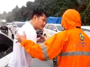 Curhat Fiki Alman Kecelakaan Tunggal di Tol, Mobil Berputar-Tabrak Pembatas Curhat Fiki Alman Kecelakaan Tunggal di Tol, Mobil Berputar-Tabrak Pembatas