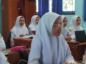 Keren! Siswi Madrasah Ciamis Diterima di 5 Universitas Luar Negeri Keren! Siswi Madrasah Ciamis Diterima di 5 Universitas Luar Negeri