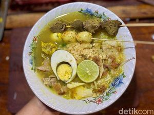 Gegara Angkat Mangkok Soto Saat Makan, Wanita Ini Dicap Tak Sopan