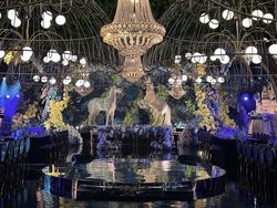 6 Inspirasi Dekorasi Pernikahan Mewah Dari Para Seleb, Elegan Bertabur Bunga