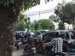 Warga Sudah Nyerah Terjebak Macet Parah Pancoran: Lama-lama Tua di Jalan