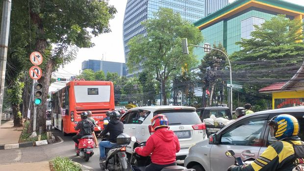 Kemacetan di Jalan Raya Pasar Minggu arah Pancoran (Anggi-detikcom)