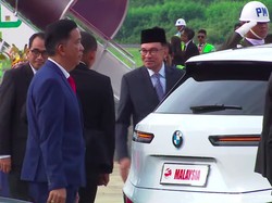 Momen Kepala Negara ASEAN Tiba di Labuan Bajo Dijemput BMW iX