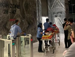 Kronologi Lift di Pakuwon Tower Macet hingga Belasan Orang Terjebak