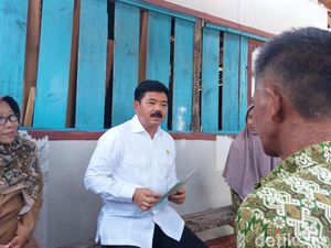 Hadi Tjahjanto Bagi Sertifikat Tanah di Pekalongan, Warga: Hampir 35 Tahun Menunggu