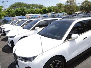 Daftar Mobil Listrik di KTT ASEAN 2023, dari BMW iX sampai Wuling Air ev