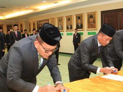 Azhari Dilantik jadi Kakanwil Kemenag Aceh, Ini Sosoknya