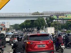 Penampakan Lalin Macet di TB Simatupang Arah Fatmawati Pagi Ini