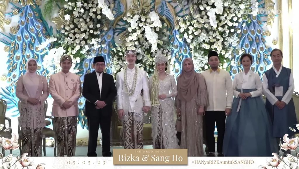 Pernikahan anak Bupati Pandeglang dan YouTuber asal Korea Pernikahan anak Bupati Pandeglang dan YouTuber asal Korea.