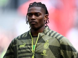 Milan Harap-harap Cemas Menunggu Leao Pulih Jelang Lawan Inter