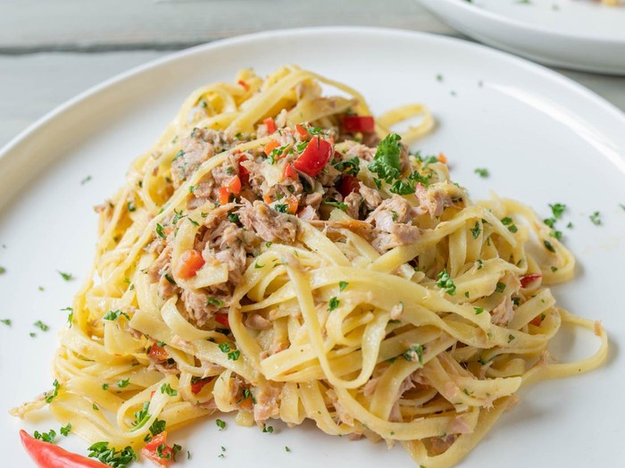 Resep Tagliatelle Oglio Olio dan Tuna
