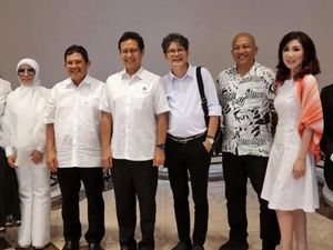Sonia Wibisono-Puluhan Dokter Nyanyikan Indonesia Sehat Semangati Tenaga Medis Sonia Wibisono-Puluhan Dokter Nyanyikan Indonesia Sehat Semangati Tenaga Medis
